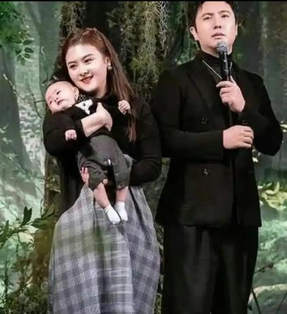 说实话，沈腾有点不太会“做事”。他和马丽的流言越闹越大的时候，但凡他能站出来，