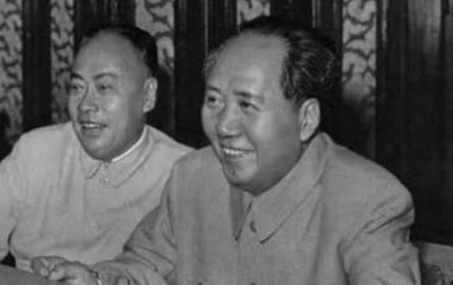 1948年底，刘伯承和陈毅到达西柏坡。当晚，毛泽东就对陈毅说，上海解放了，你就去