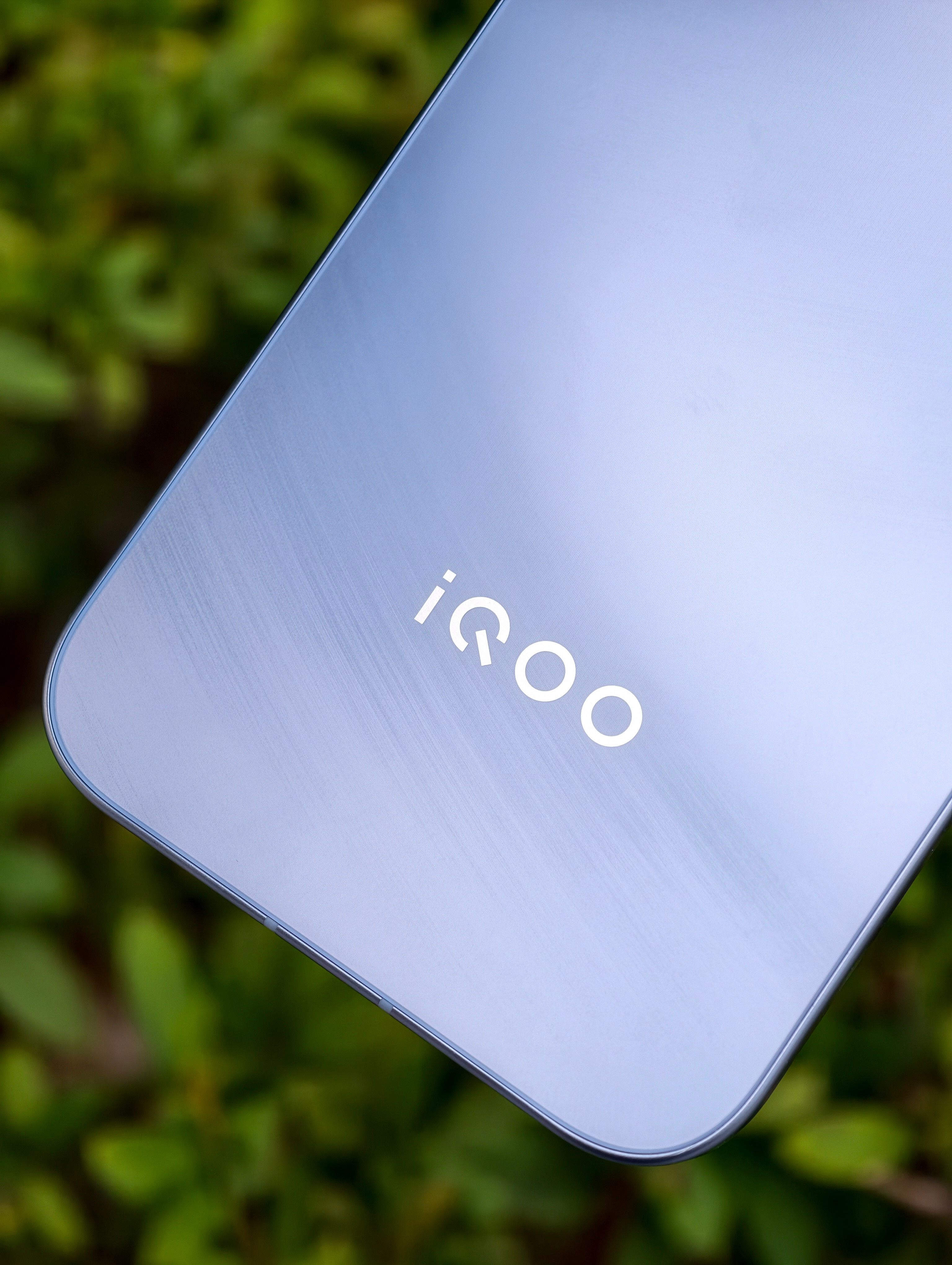 iQOO新机这个沧浪浮光配色好看，有点炫但是不花哨