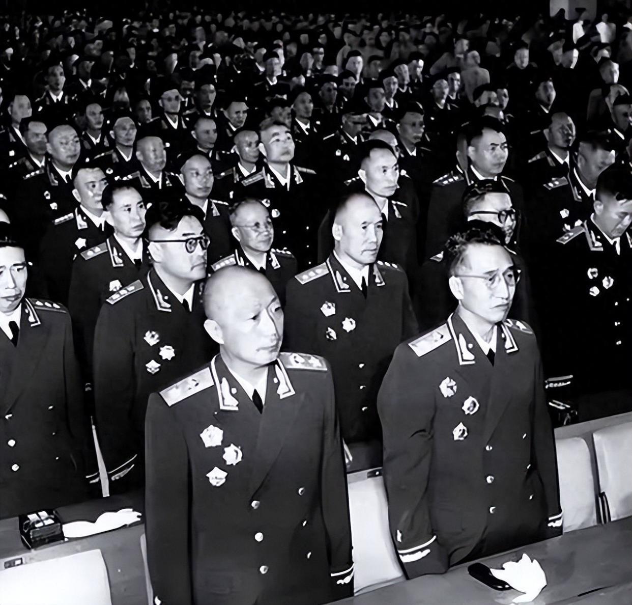 48军两个副军长授中将军衔，军长却只授少将，是何原因1955年全军大授衔，