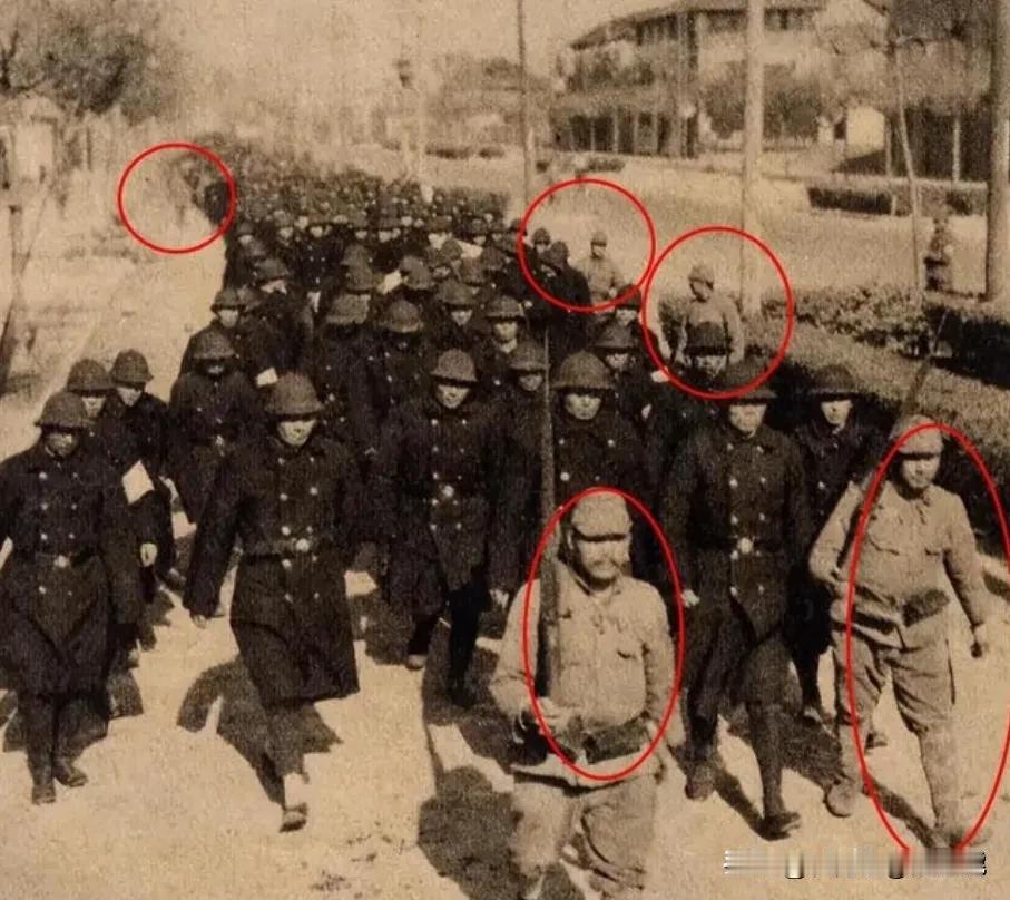 1937年，2000多名中国平民与警察，被6个日本兵押往南京城郊屠杀！有人说：“