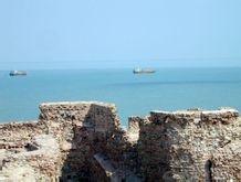 霍尔木兹海峡惨遭“抛弃”！25艘巨型油轮集体大掉头，直扑沙特延布港。沙特早有