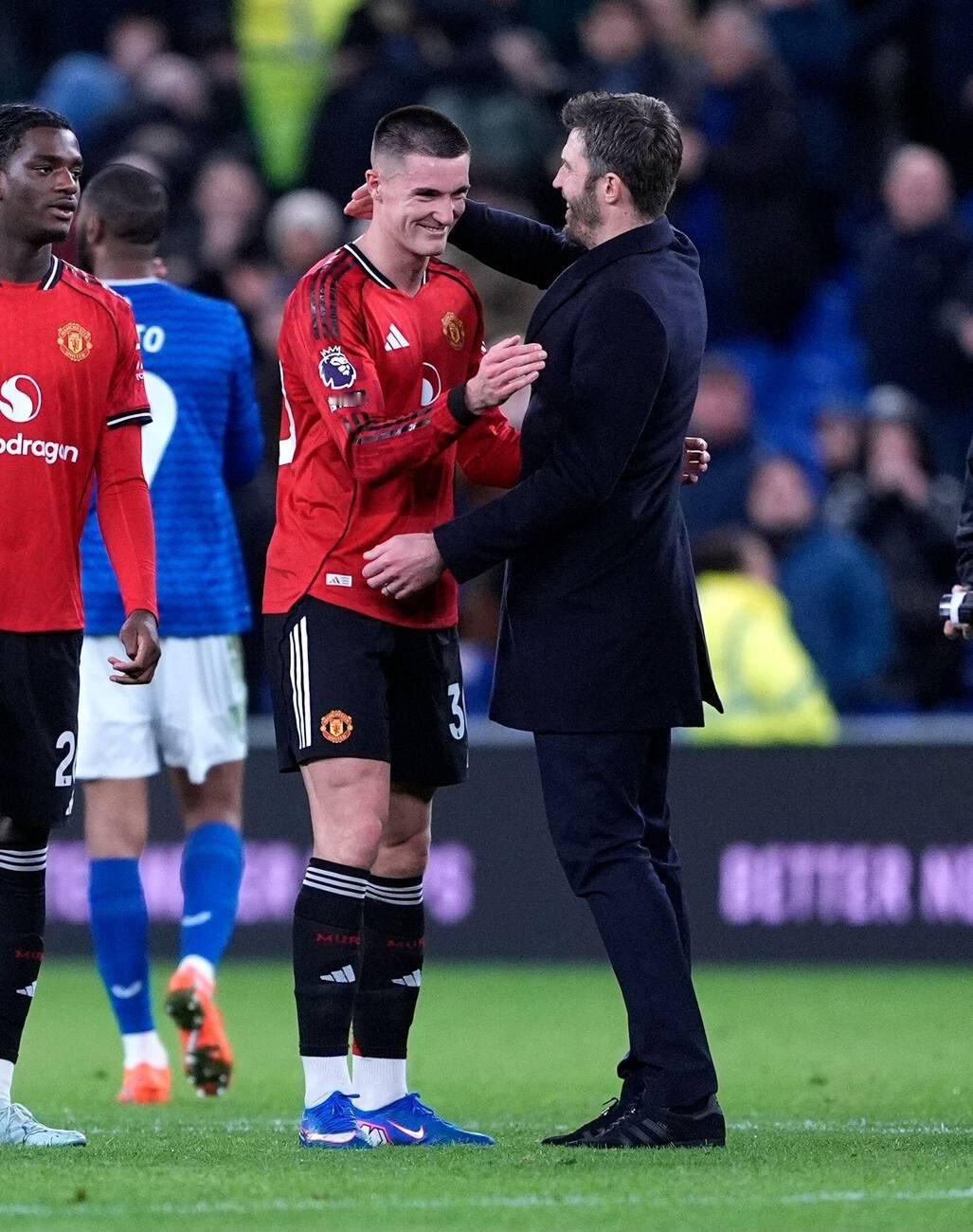 HenryWinter总结得太到位了：18分，拿下16分。一套适合球员的体系，