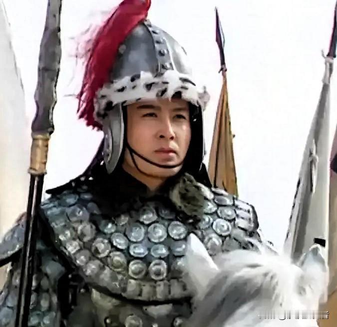 汉中一战，曹军溃败。马超穷追不舍，曹彰截住去路，交手十三回合，马超问：“黄须儿！