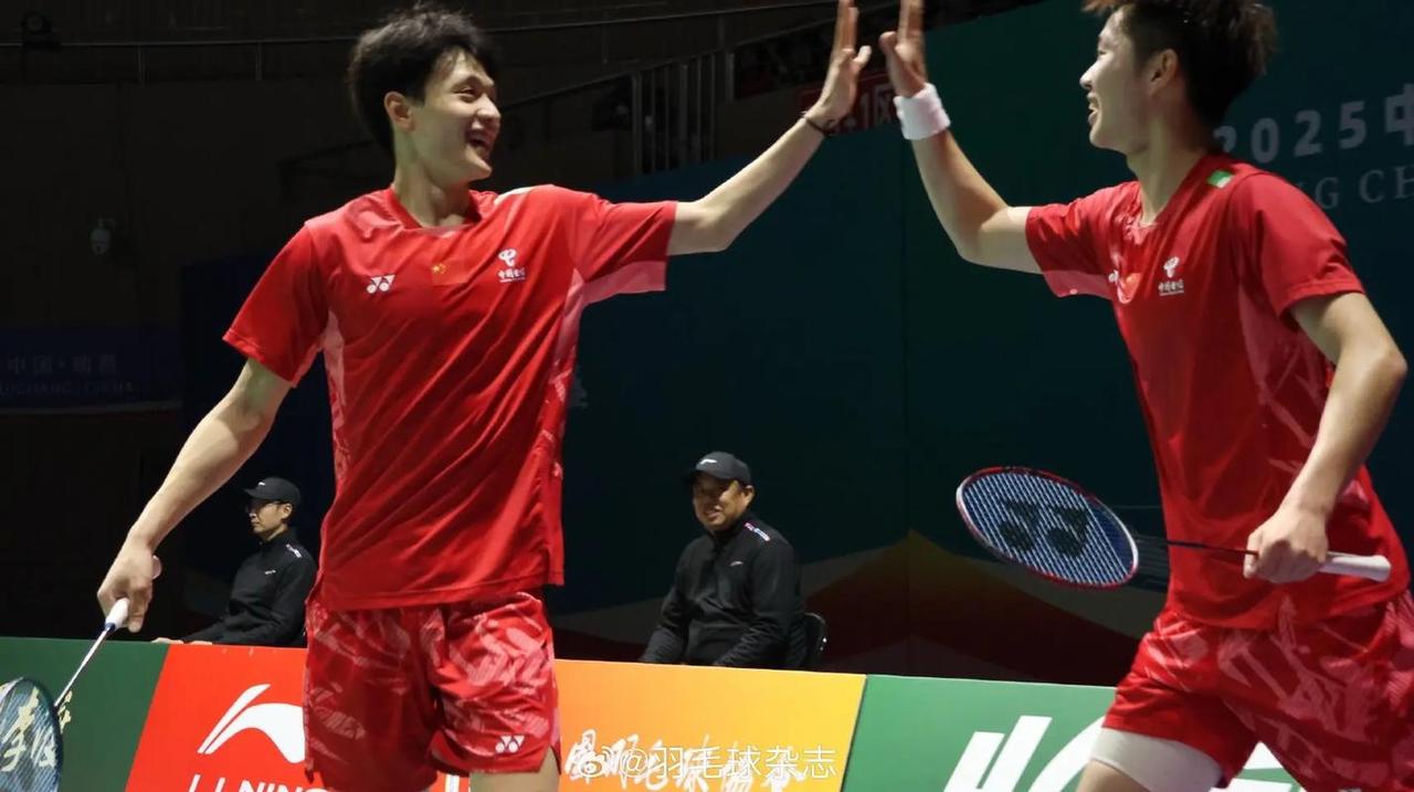 小将胡珂源/林祥毅世锦赛首秀赢得开门红，完胜对手晋级32强替补入围小将胡珂源