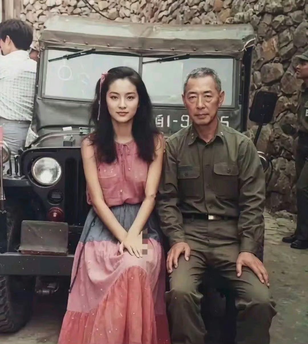 年轻时的林青霞完全是亚洲洲花吧​​​