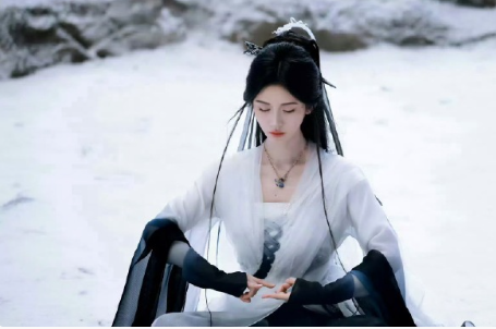 鞠婧祎和陈都灵两家粉丝在争观音相……​​​0