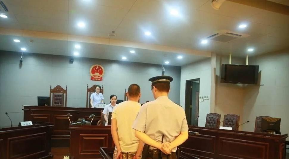 1994年10月29日的沈阳秋寒彻骨，一个被全城百姓视为“再世华佗”的名医院长，