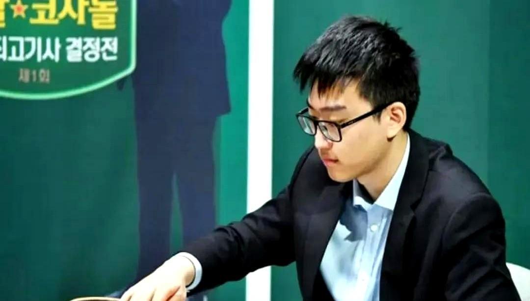 第一届最强棋士战循环赛圆满收官，最大的赢家应该是屠晓宇和许嘉阳。先说屠晓宇：在