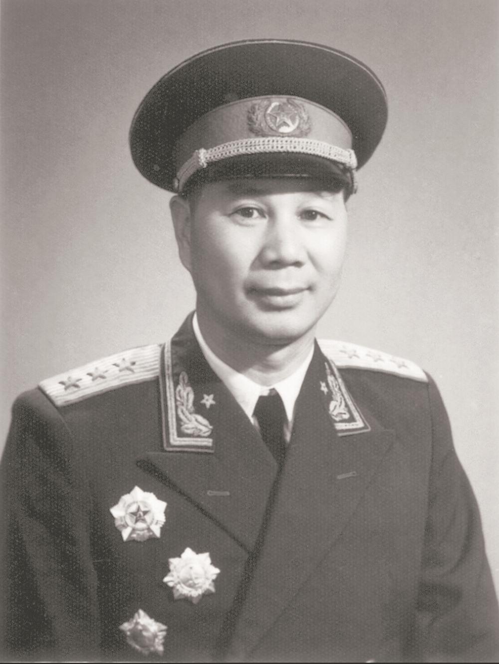 1997年，83岁的杨成武上将，拍着桌子说出的话，就是这个理：“抗战靠老百姓，现