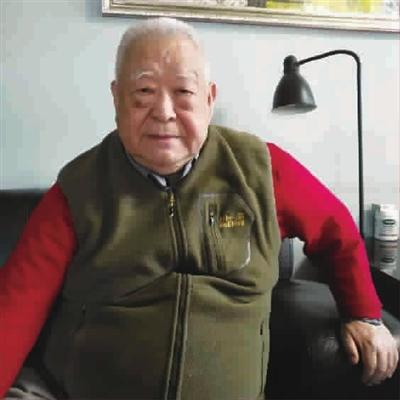 徐怀中，1929年9月出生，河北省邯郸市峰峰矿区山底村人。年幼时生活苦寒，家中老