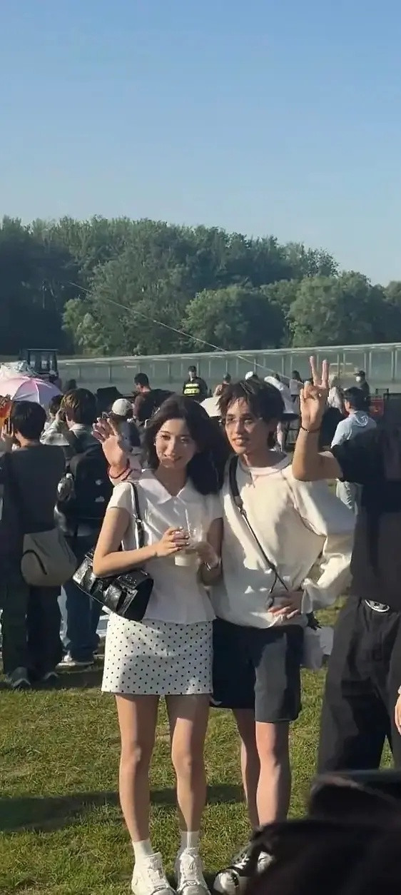 愉阳｜我愉线下战神来着美死了好纯好美清纯初恋女神.头小脸小又高又瘦
