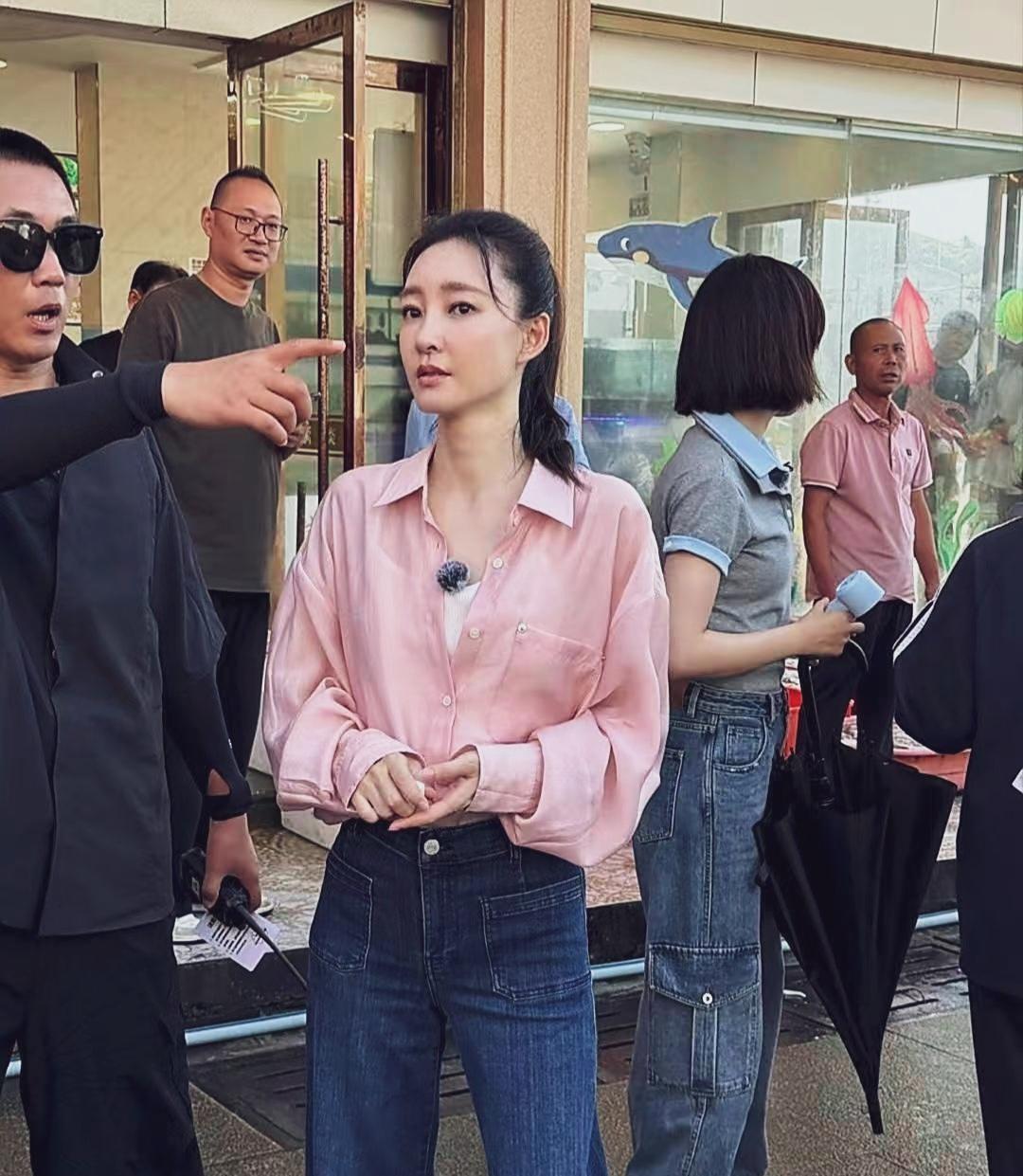 王丽坤出道这么多年一直不温不火，颜值也在线！也不知道为什么？已经40岁的她，身