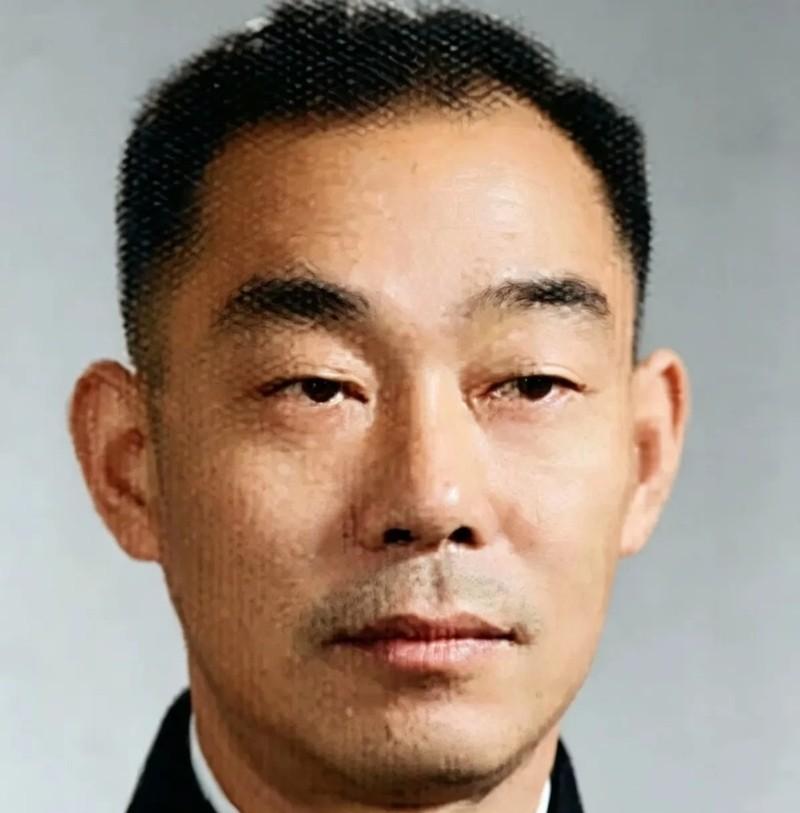1949年上海刚解放，社会秩序还较为混乱，陈赓大将向时任上海市市长陈毅元帅推荐了