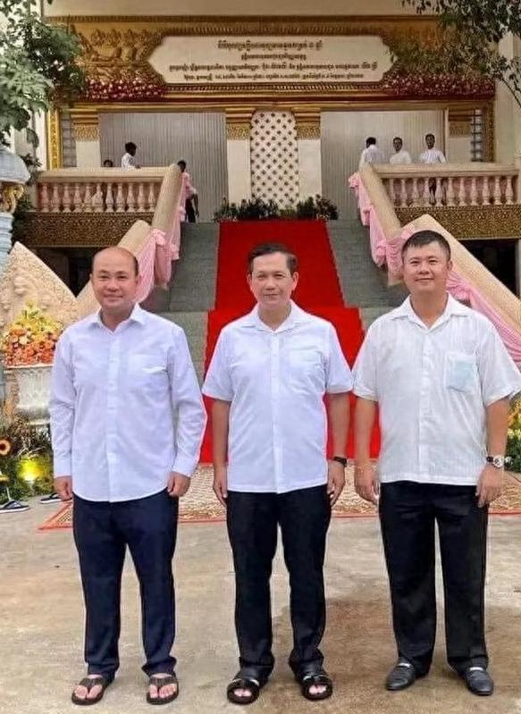 洪森最大的败笔是：把三个儿子都送去美国读书，他但凡把三个儿子其中一个送到中国读书