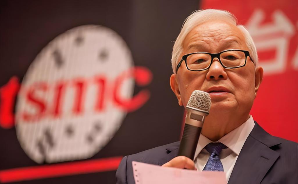 台积电负责人张忠谋嘲讽：大陆虽坐拥100万亿，可连一块高端芯片都造不出来！美媒紧