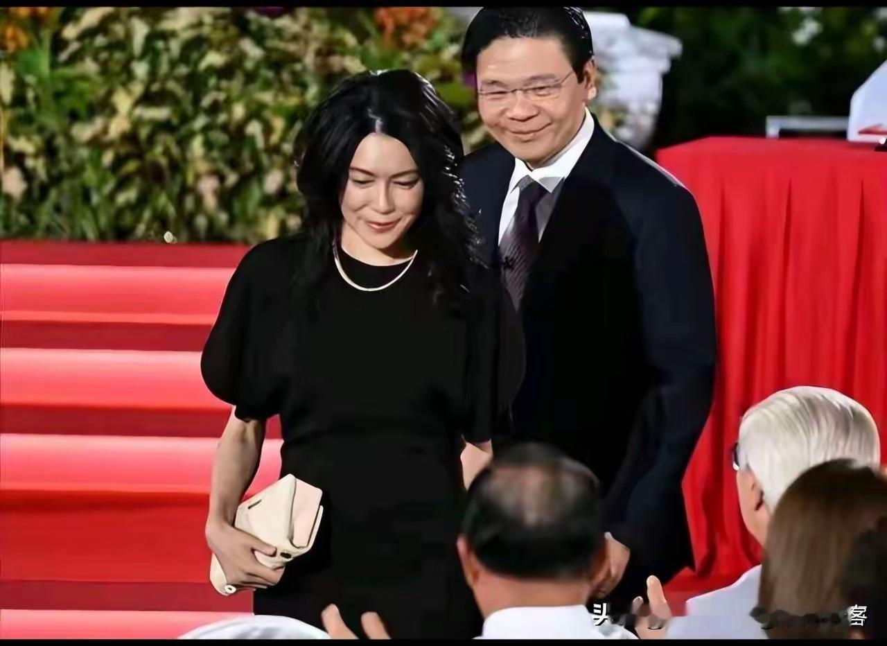 12月23日，新加坡总理黄循财接受加拿大电视台采访时强调：“芯片这条线一定配合（