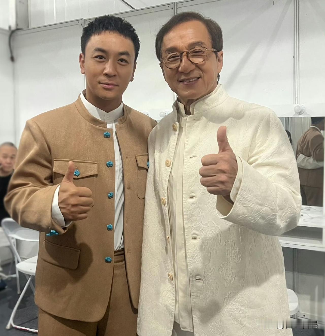 释小龙，开心发文！8月16号中午12点，释小龙在个人社交平台上，连晒七张照