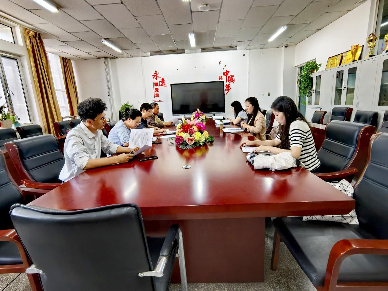 校长，不是你想干就能干好的去年听说一个同行辞了校长职务，申请调去当普通教师。