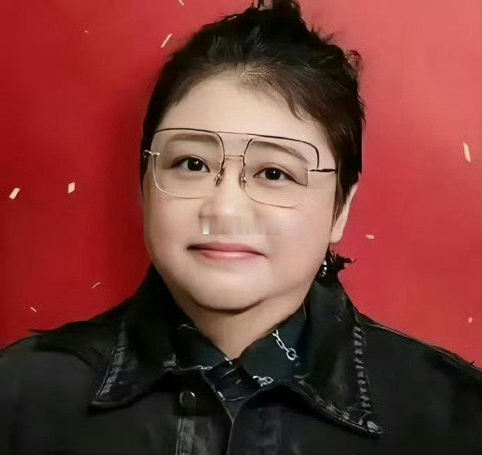 韩红自曝曾经是校花，看了她18岁照片后，果然没骗人​