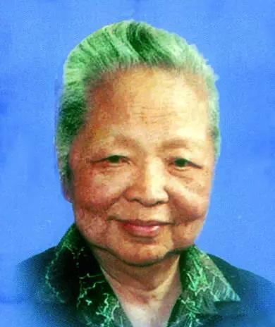1957年，美国海关拦下一40岁中国女人，强行打开行李，收走了包内6800美金后
