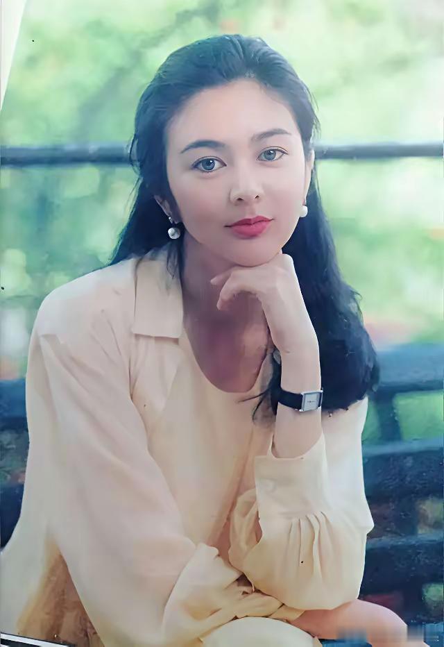 拍《赌神》时，王晶想找关芝琳出演搭戏刘德华，但是关芝琳的经纪人却说:“我要50万