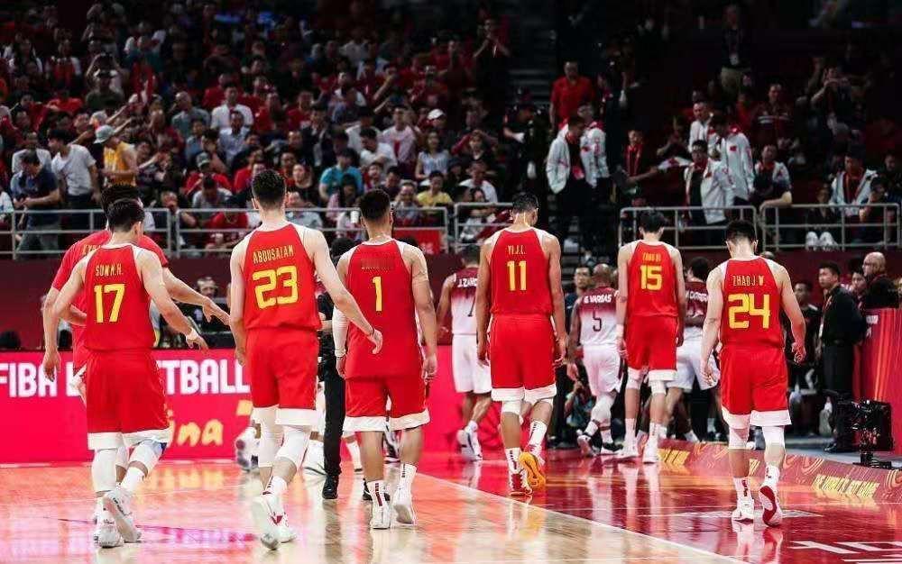 中国男篮和中国男足都有一个共同点，不知道你们发现没有……？那就是每一届国家队