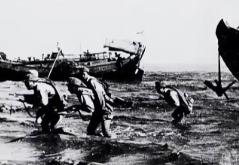 1950年，村民们把刚被击毙的悍匪许锡基从坟里挖出来，把尸体剁成了碎块，消息传到