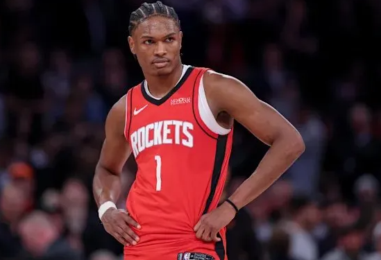 火箭队记报道，阿门·-普森因左腿四头肌肌腱炎缺席明日比赛。里德-谢泼德有望顶替