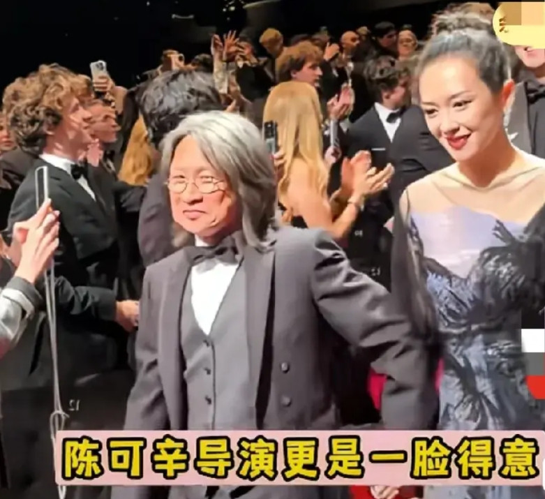 《酱园弄》感觉好现实杨幂跟章子怡有说有笑，可是导演也只牵着章子怡，感觉赵丽颖