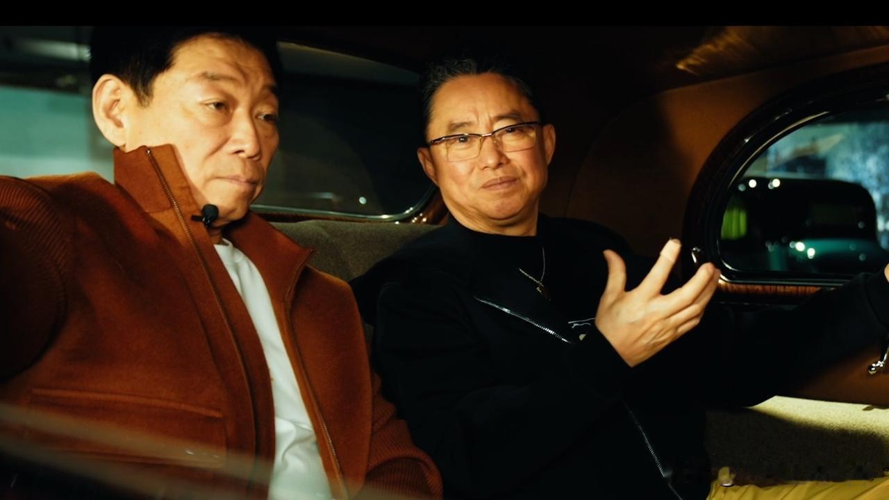 长城汽车要冲击高端豪华品牌了？最近，魏建军和好友互送爱车，难道是在为复古豪