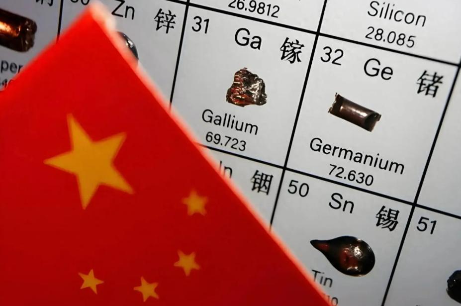 欧美刚敲锣打鼓欢呼“中国稀土王牌彻底废了”，转头就被狠狠打脸。人家哈萨克斯坦攥
