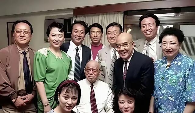 突发奇想，要是《红灯记》里王连举没叛变，解放后估计也悬，搞不好还得被定性成历史反