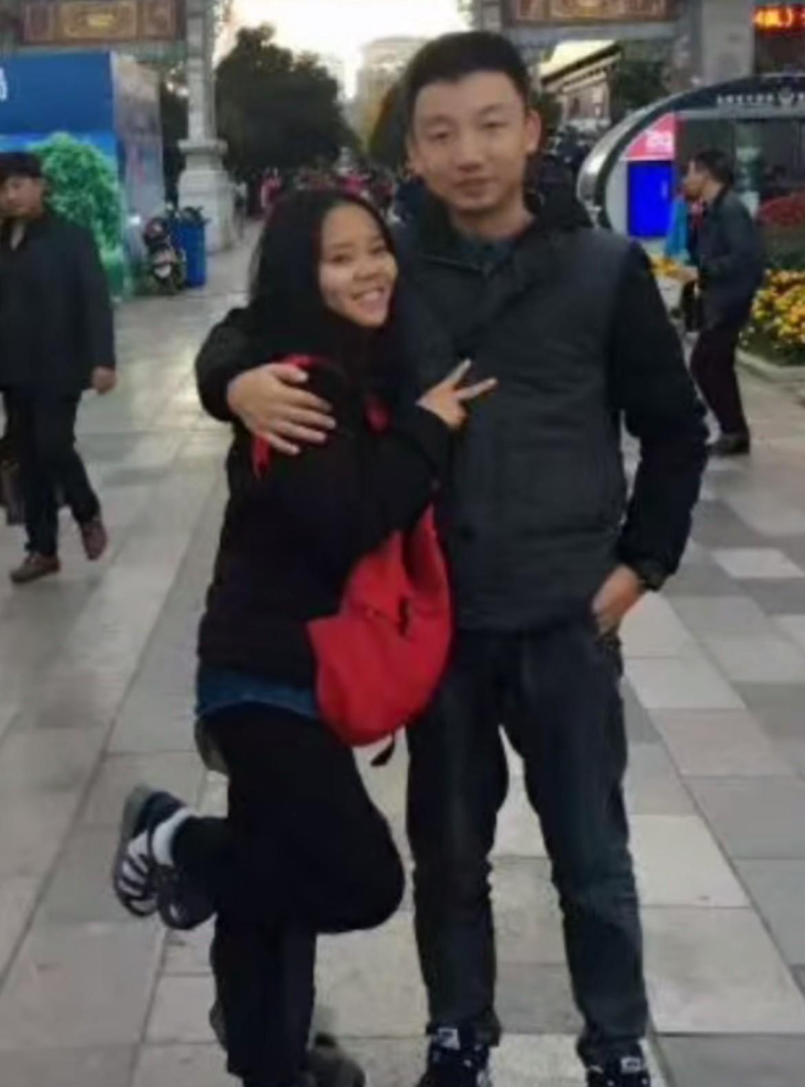 熊磊在直播间说了，她和她儿子没有乙肝，都有了抗体，让大家不要拿小孩子说事。许敏