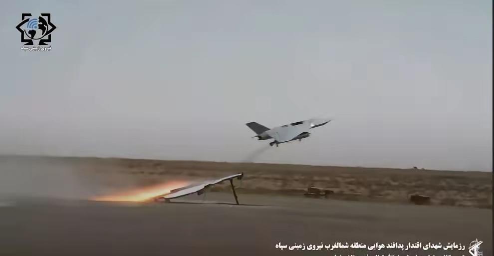 伊朗伊斯兰革命卫队首次使用“哈迪德-110”隐形无人机这款无人机一上场，直接