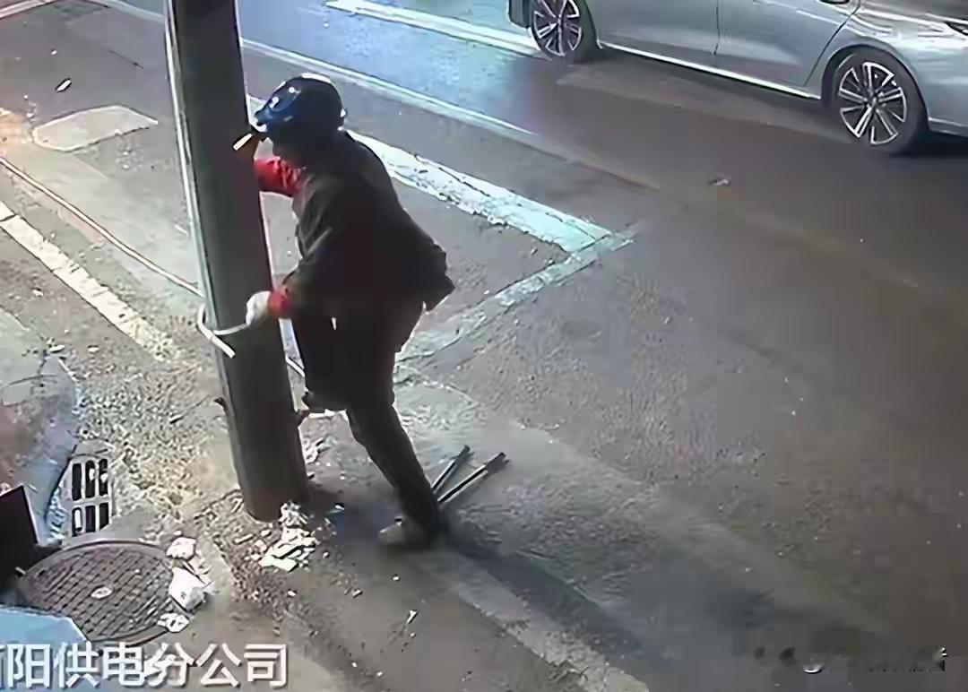 真的是淹死会水的，2月10日的重庆酉阳，晚上十一点多大家都快睡觉了，结果一场悲剧