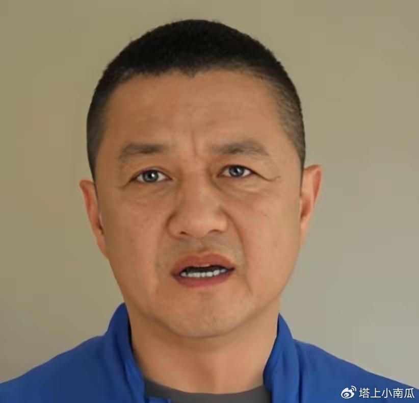 李亚鹏这心是操不完了不仅是自己民宿的事李嫣跟着窦靖童，婚姻观也被改变了，虽然说窦靖童一直都选择不谈恋