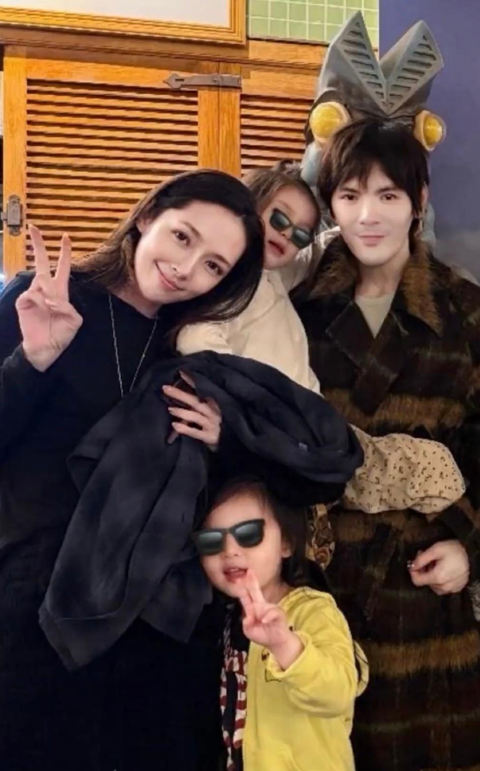 郭碧婷的美貌后继有人了！郭碧婷与向佐的4岁小儿子向笙的近照公开，郭碧婷爸爸更