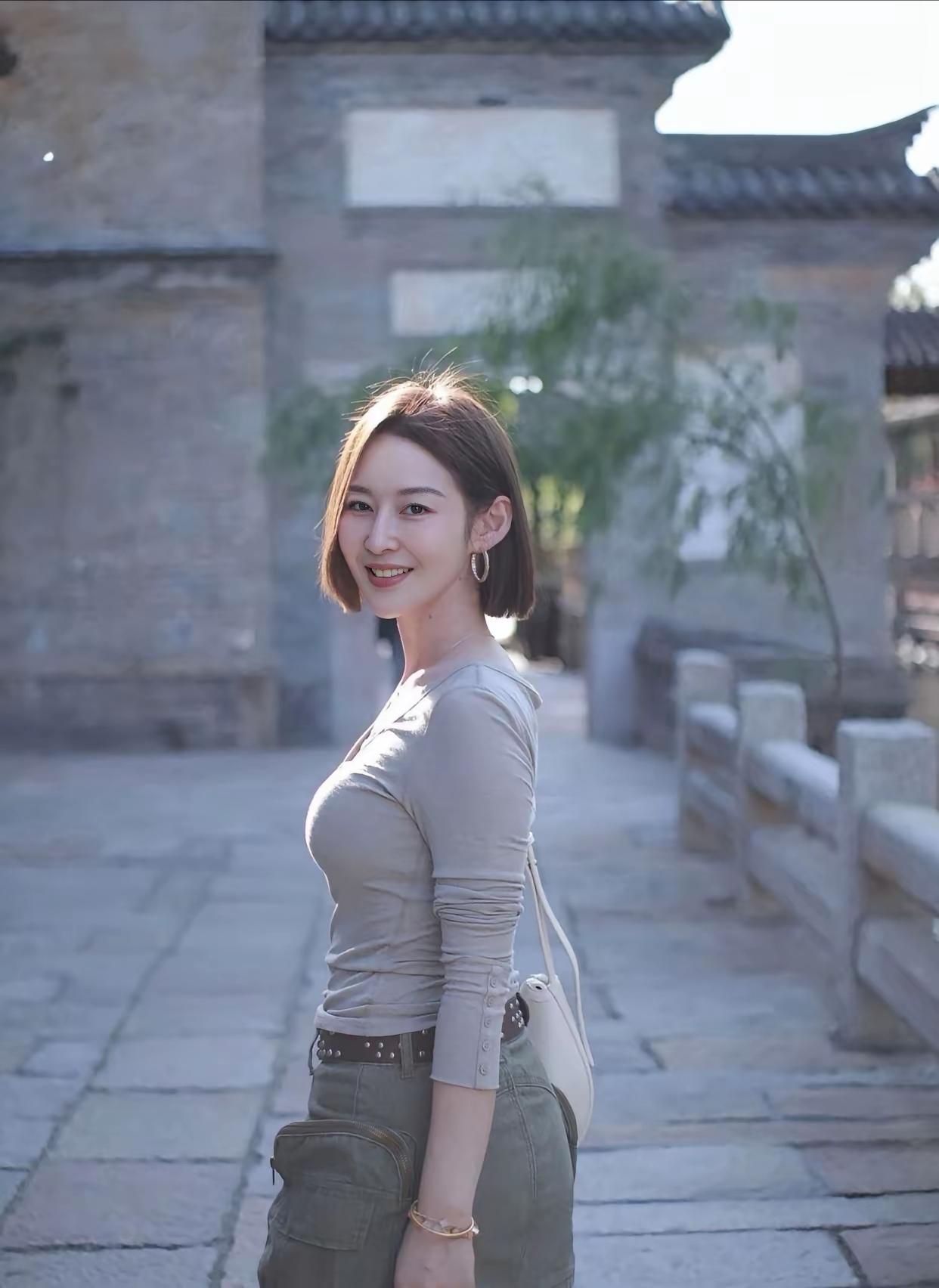 即便她已经三十岁了，也是你娶不起的人。毕竟，三十万彩礼不是哪个男人，能够给的起的