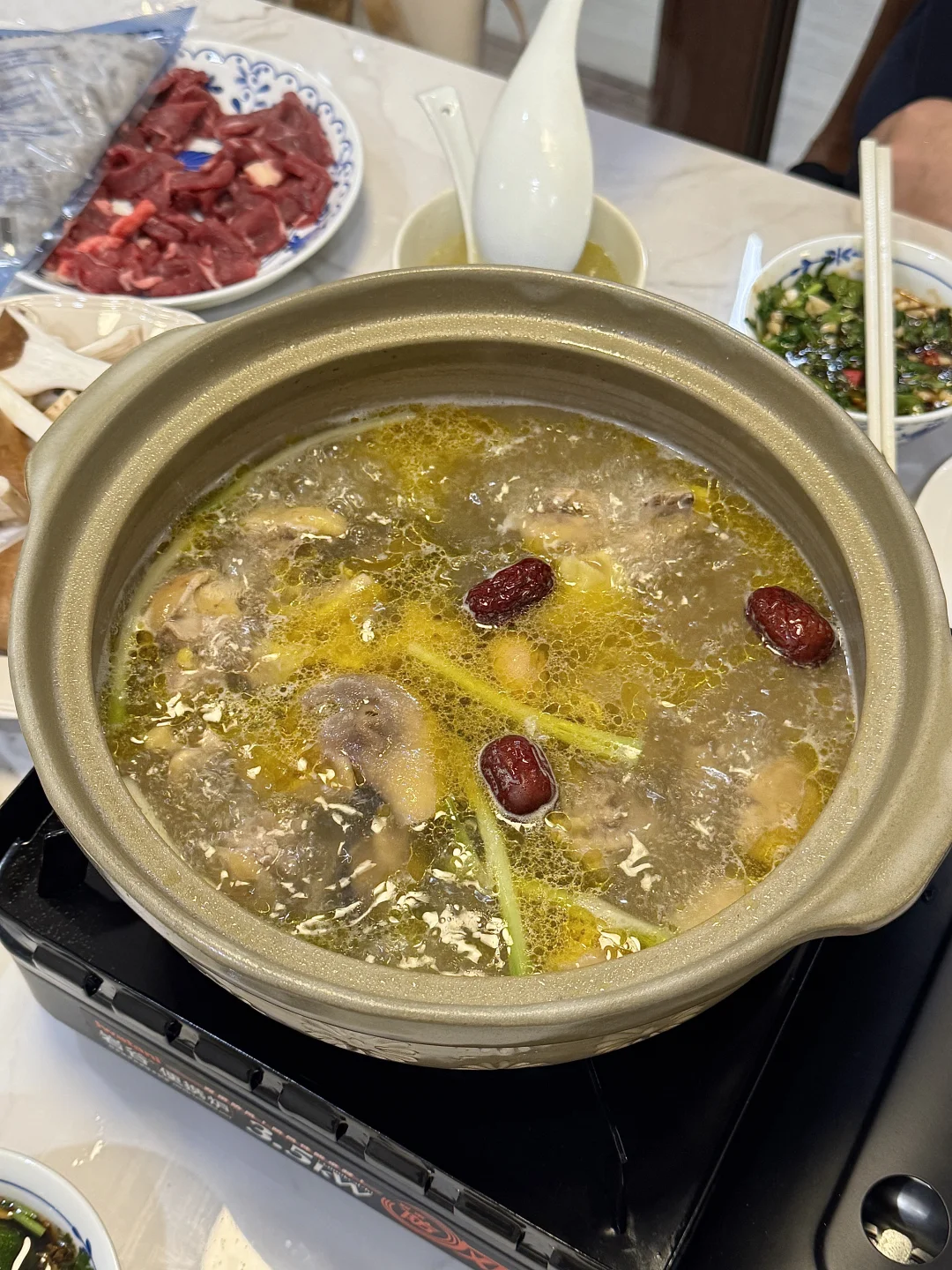 今日晚餐｜鸡汤火锅🍲