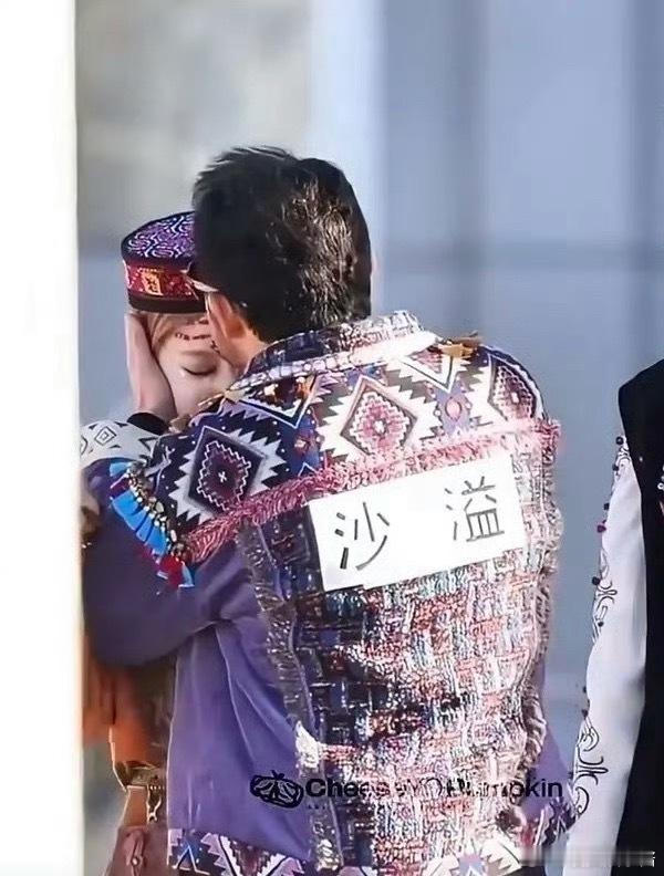 宋雨琦已经很明显的抗拒和沙溢的亲密互动了吧