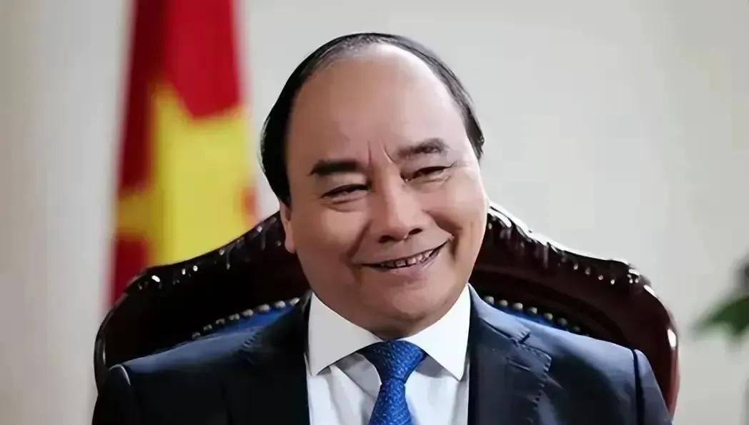越南这是在搞什么？根据央视新闻，当地时间19日，总台记者获悉，越南前总理阮春福