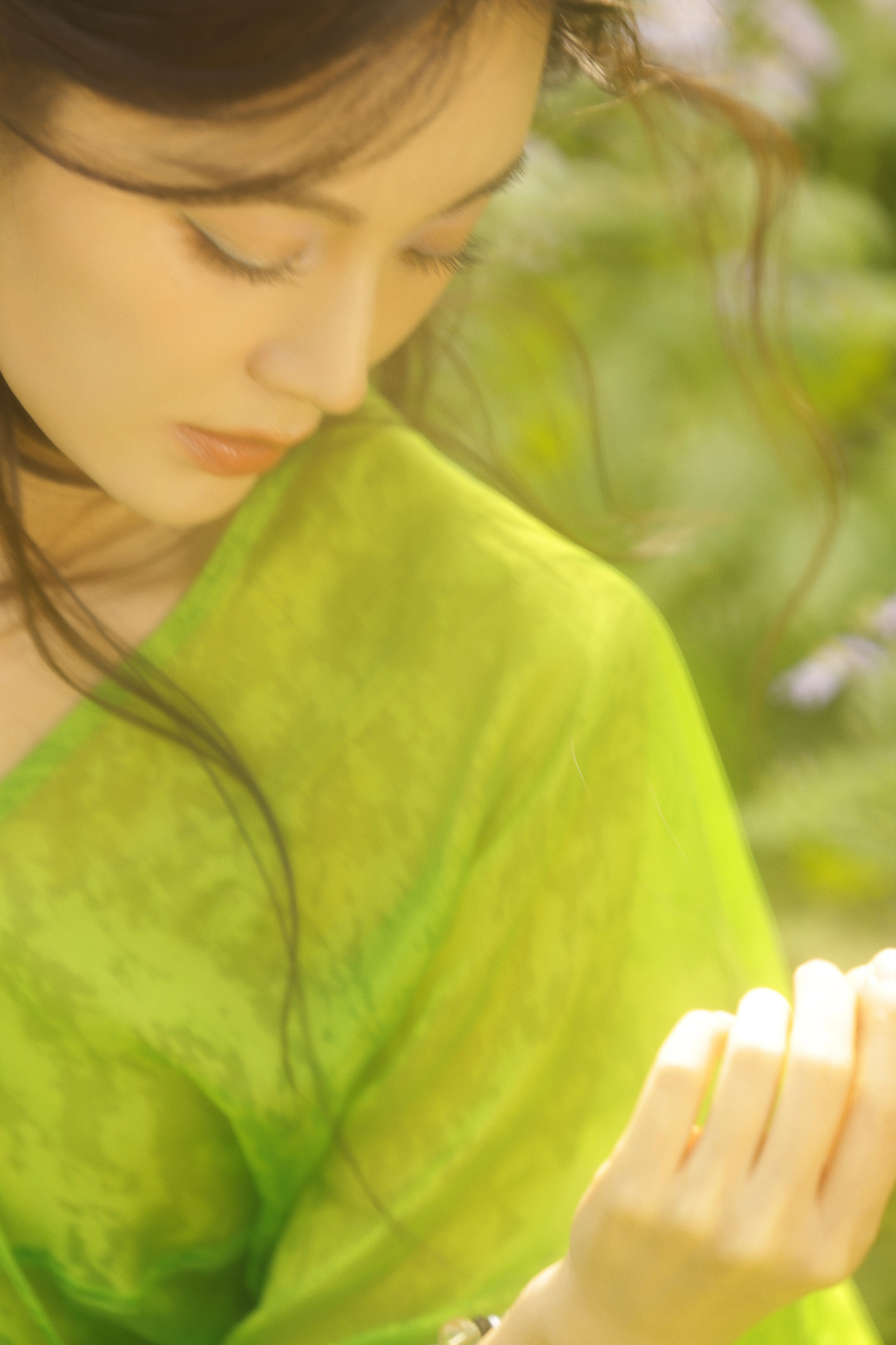 走入春天里，逃离人世间和春天撞个色