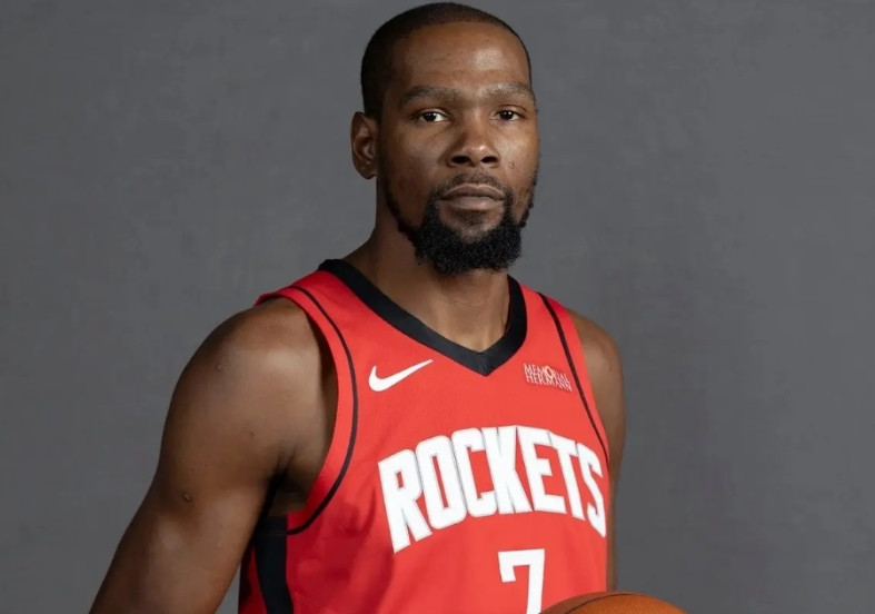 火箭就缺少杜兰特这样可靠的得分手？火箭记者Bradeaux更新社媒，统计了杜兰特