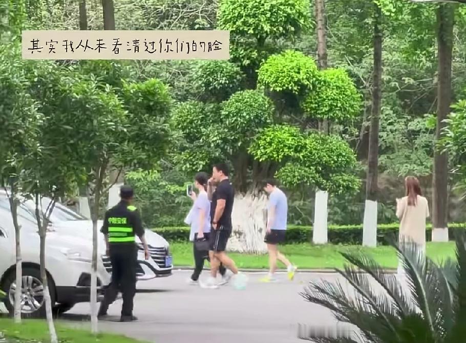 翔哥、队医姐姐陪着莎莎到长沙了。看到他们都在就很安心。队医姐姐照顾莎莎非常周到，