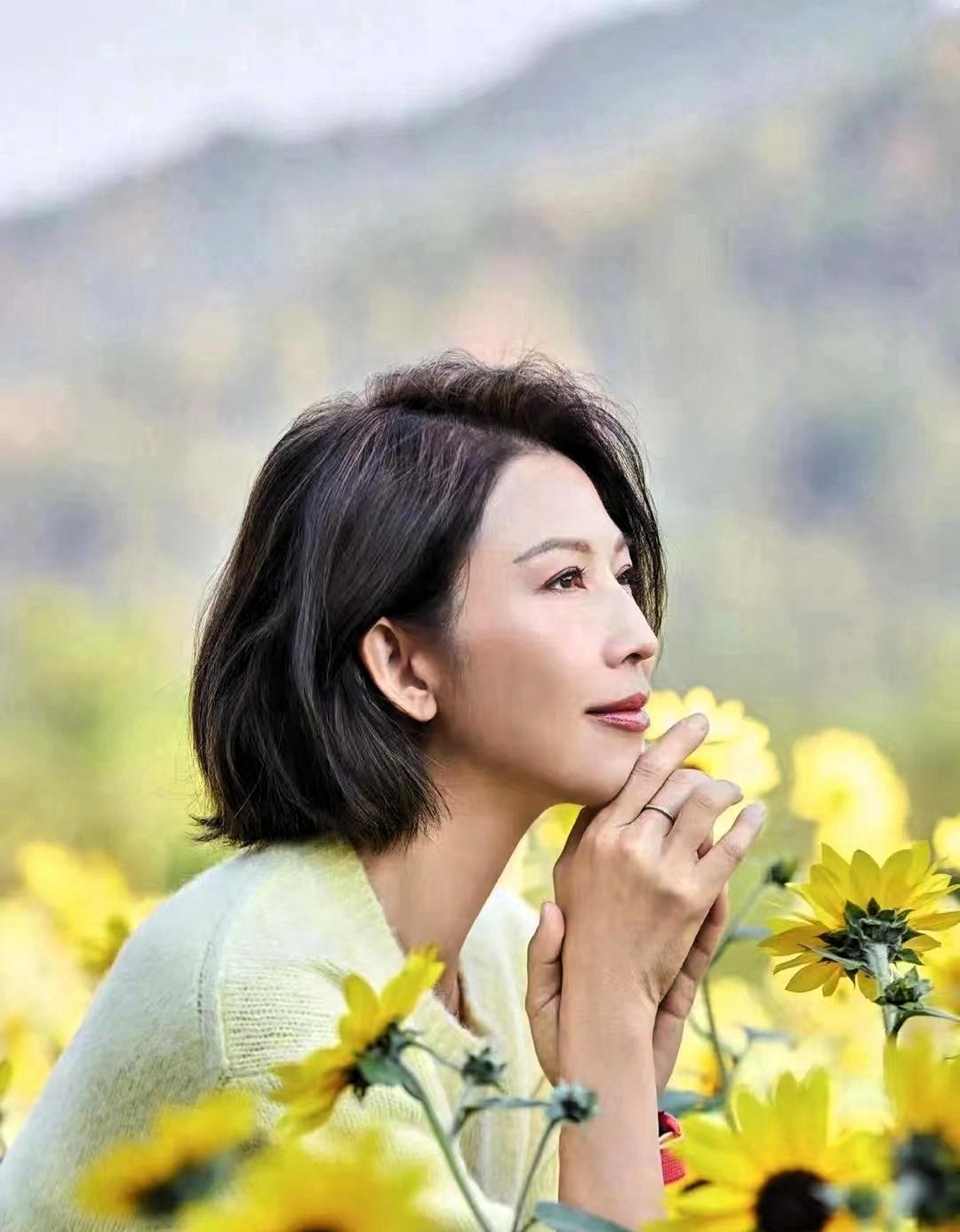 有一次，主持人问蔡少芬：“您在香港的房子好像不大，才80多平米，这是为什么呀？