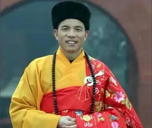 少林寺迎来新住持…这个印乐大法师之前在洛阳白马寺当住持20年。这个世界就是这
