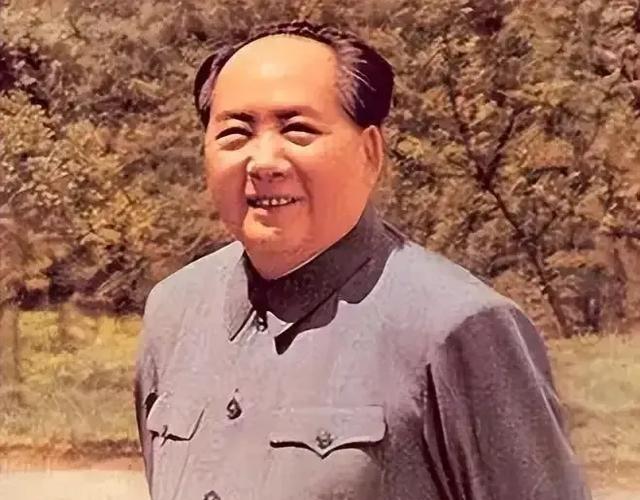 1962年，李敏生下一个儿子，毛主席去医院看望时，她趁机提出请毛主席给小外孙起名