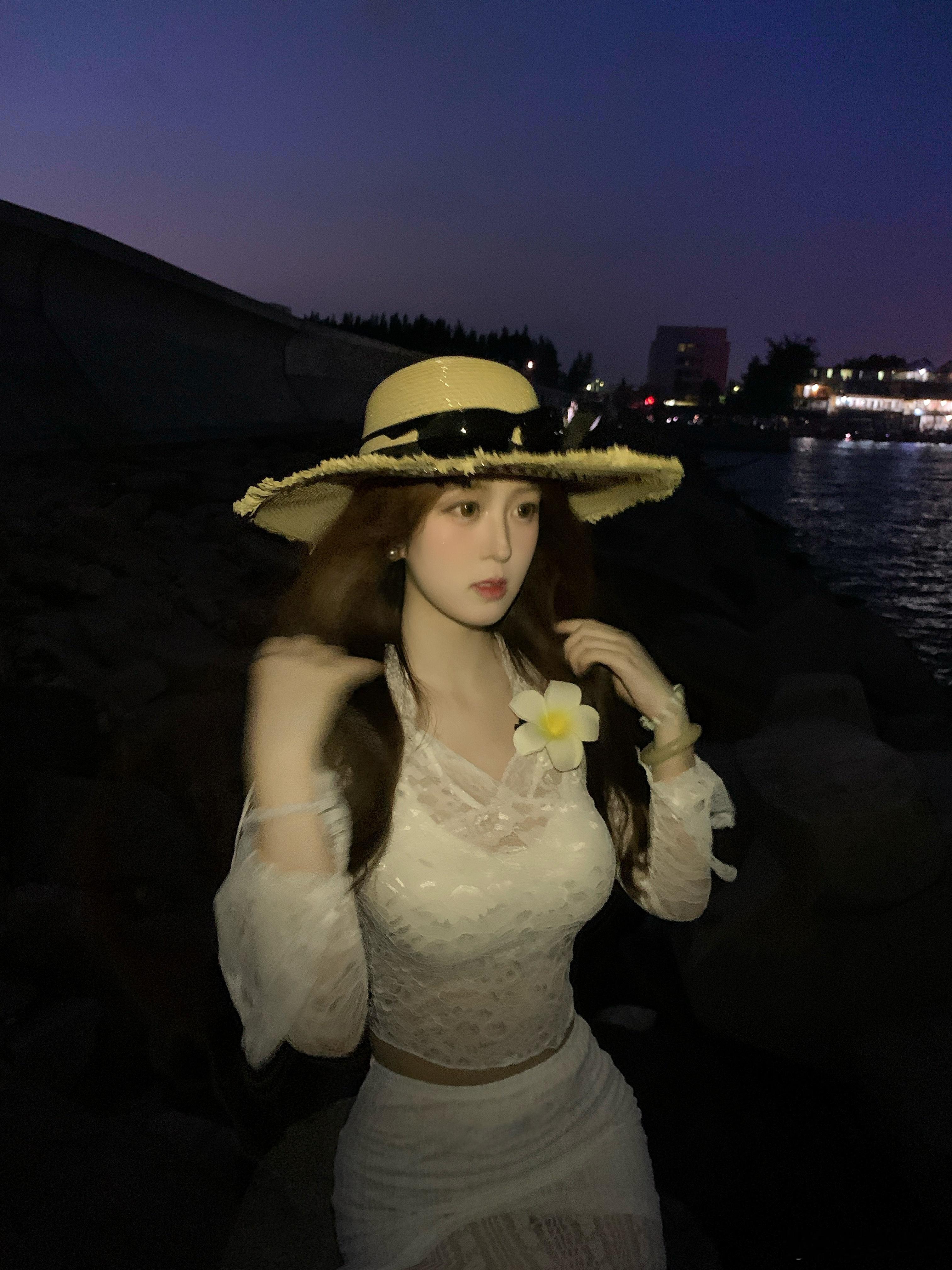 蓝调过后的海边​​​