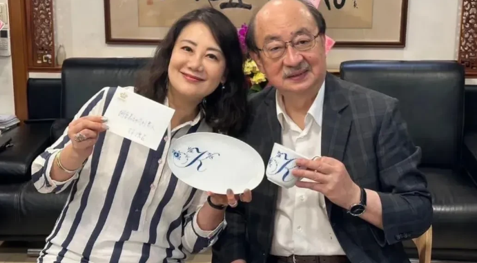 民进党团干事长吴思瑶今天表示，自己感到很讶异，一向把自己塑造成立法机构最认真的黄